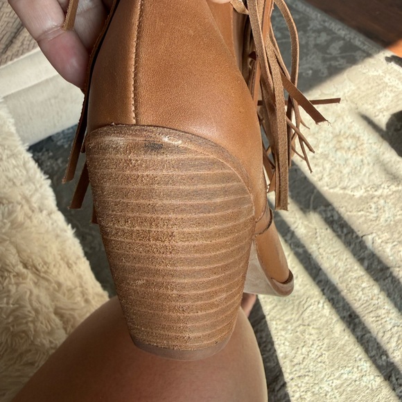 ZIGI Finlandia Fringe Tan Leather Boots NWOT- size 9 - Picture 14 of 16